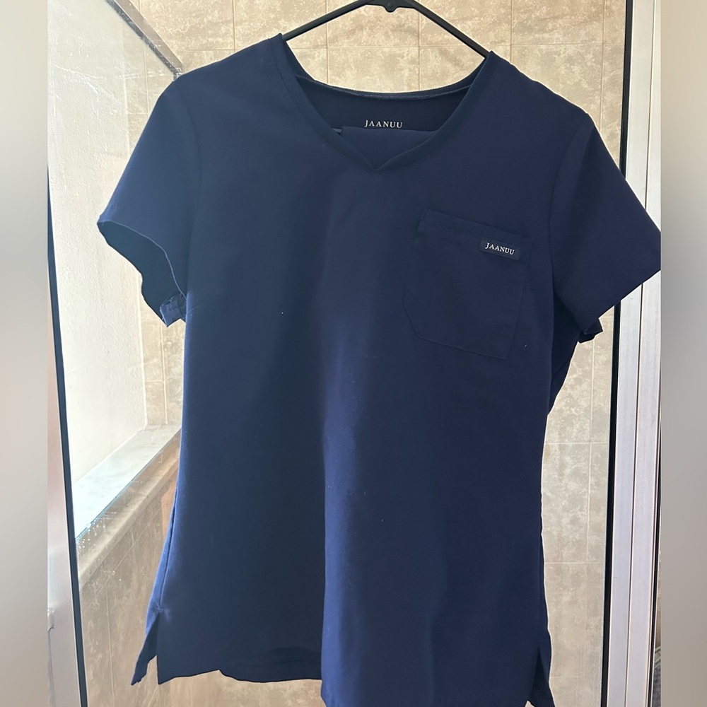 Jannuu scrub set- navy- medium top, small bottoms